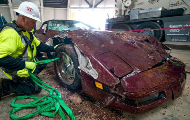 Akhir dari Kisah Lubang Raksasa di National Corvette Museum  