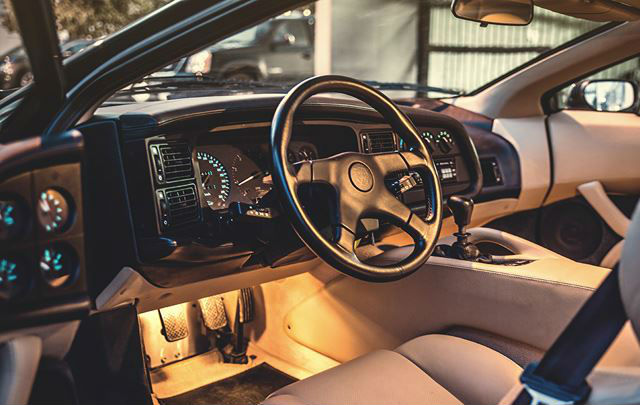 Jaguar XJ220: “Supercar” Legenda dari Tahun 1990-an  