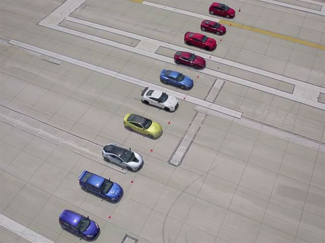 Lagi, “Drag Race” Mobil-mobil Terbaik Dunia  