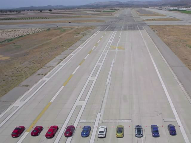 Lagi, “Drag Race” Mobil-mobil Terbaik Dunia  