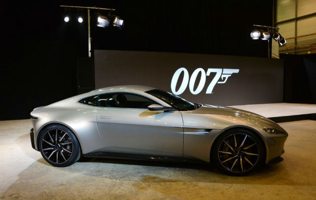 Komparasi: “Mobil Bond Terbaru” Versus DB5 yang Ikonik  