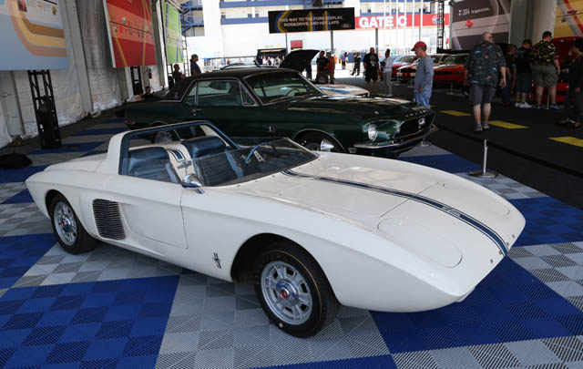 Highlights 50 Tahun Ford Mustang: Las Vegas Motor Speedway  