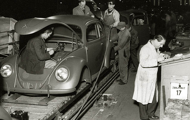 Volkswagen Rayakan 70 Tahun Produksi Beetle Type 1  