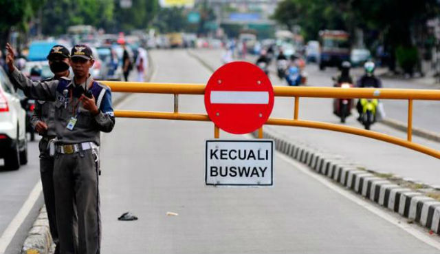 Mobil Tua Dilarang di Jakarta, Roy Suryo Bilang: “Ini Pikiran Tidak Waras!”  