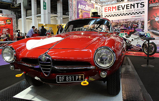 600 Mobil Klasik Padati Auto Retro Barcelona 2015