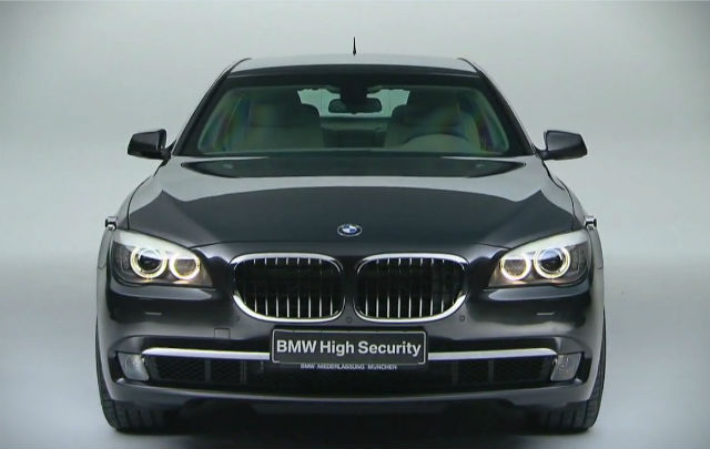 X5 Security Plus: “SUV Perang” versi BMW  