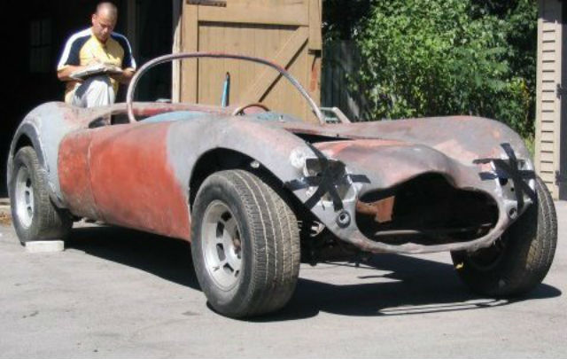 Gudang Mobil Klasik itu Bernama bringatrailer.com