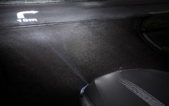 “Digital Light”: Lampu Anti Silau dari Mercedes-Benz  
