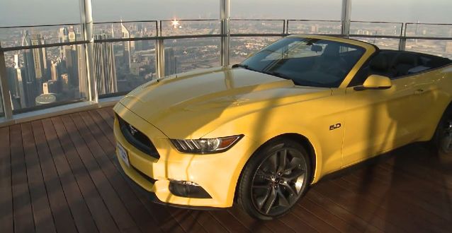 Ford Mustang di Gedung Tertinggi di Dunia  