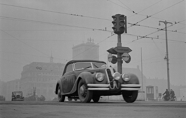 Bar Berjalan di BMW 502