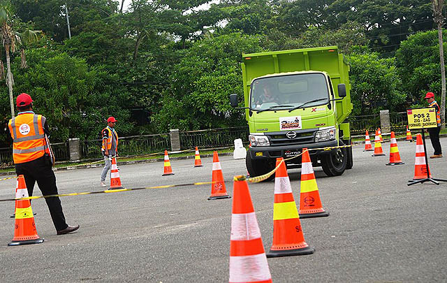 Kota Pamungkas, Hino Dutro Safety Driving Digelar di Balikpapan  