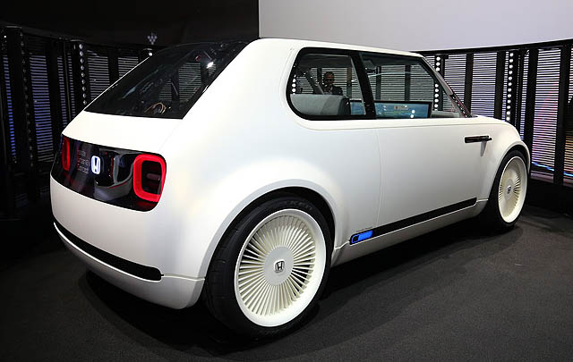 Honda Urban EV Concept, 'City Car' Masa Depan Bergaya Retro  