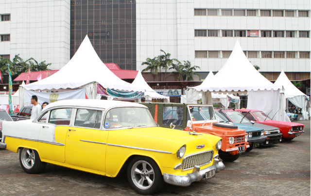 Tarik-Ulur Ahok & Mobil Tua di Jakarta  