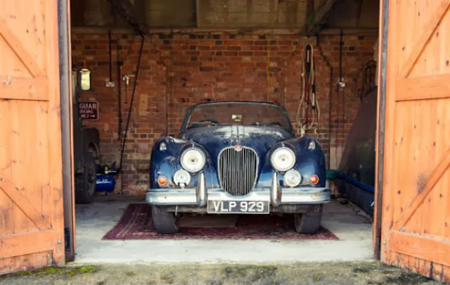 XK150 Drophead: 20 Tahun di Gudang dan Siap Dilelang  