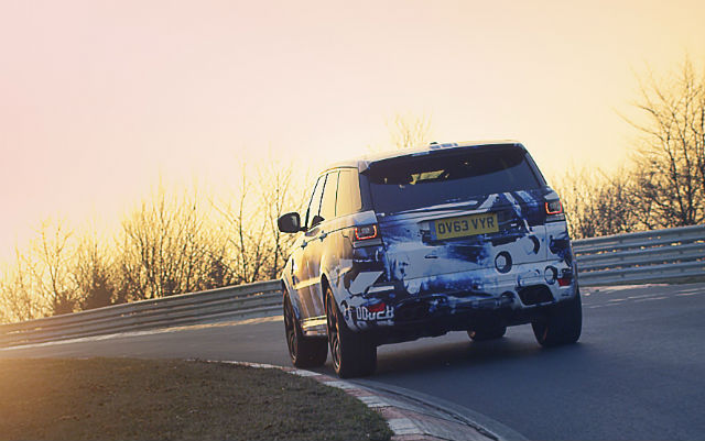 Penampakan Range Rover Sport SVR dalam Video  