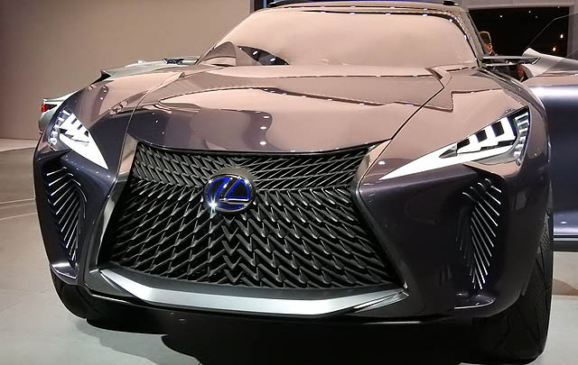 Crossover Lexus UX Concept Segera Diproduksi?  