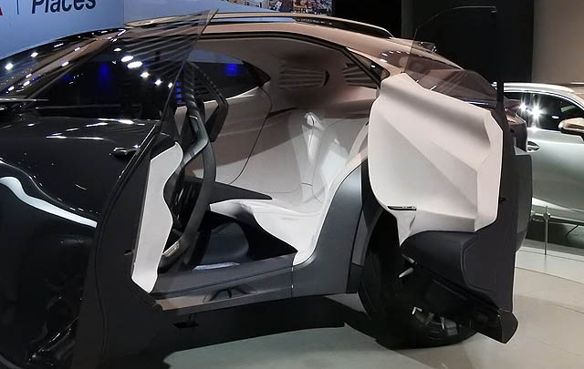 Crossover Lexus UX Concept Segera Diproduksi?  