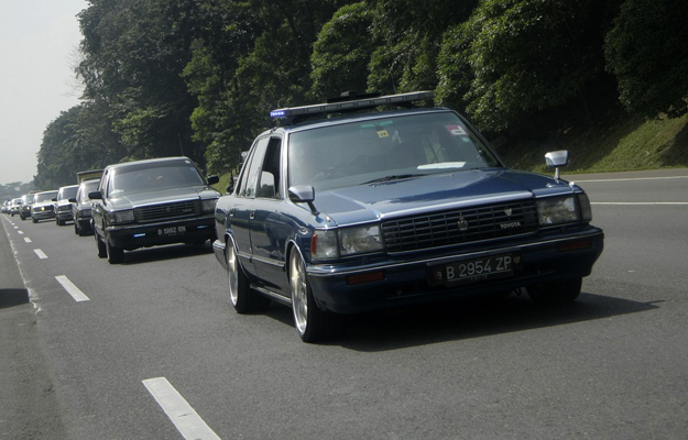 Toyota Crown Family Rayakan HUT ke-2 di Anyer  