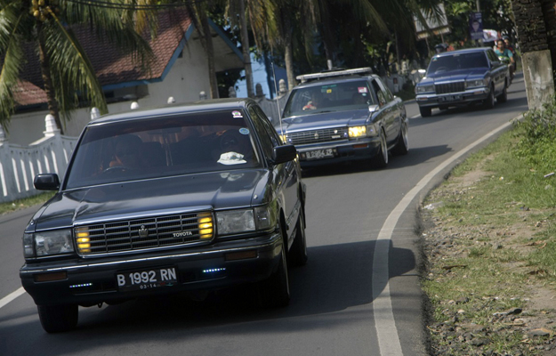 Toyota Crown Family Rayakan HUT ke-2 di Anyer  