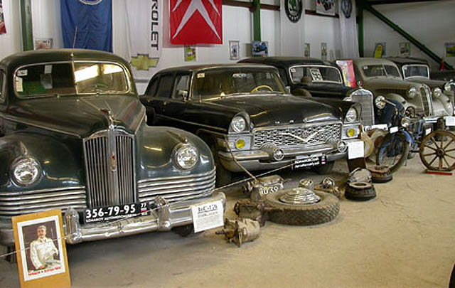 Melongok Lomakov's Museum of Antique Autos and Motorcycles Moskow  