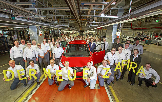 PSA Group Resmi Akuisisi Opel & Vauxhall  