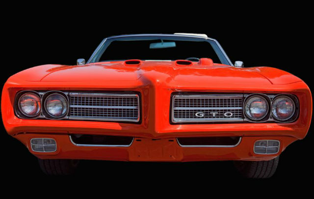 Pontiac GTO 1969 Versus 2006: Siapa yang Terbaik?  