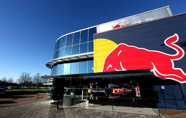 Puluhan Tropi Tim F1 Red Bull Dicuri  