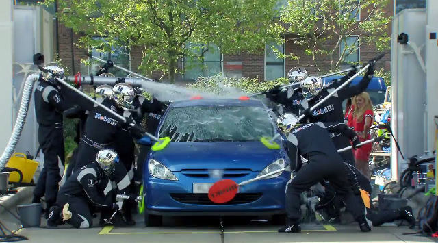 “Perang Oli” dalam Iklan Video