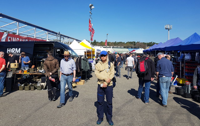 Sunny Ruslie Lanjut Keliling Dunia, Mampir ke Veterama Surganya Mobil Klasik