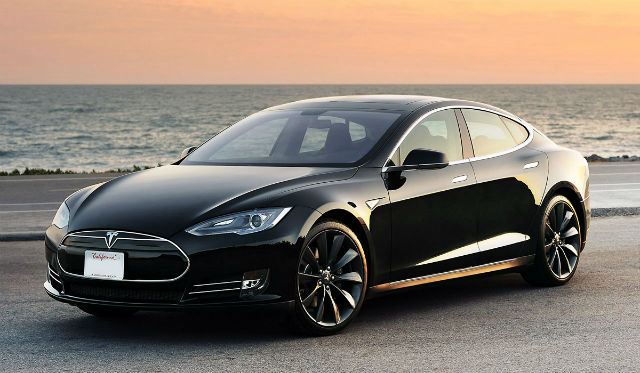 Jangan Pernah Remehkan Tesla Model S P85D!  