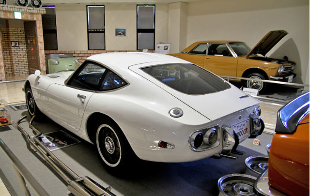 “Japan's Retro Car Kings”: Restorasi & Lestarikan Mobil Klasik Jepang  
