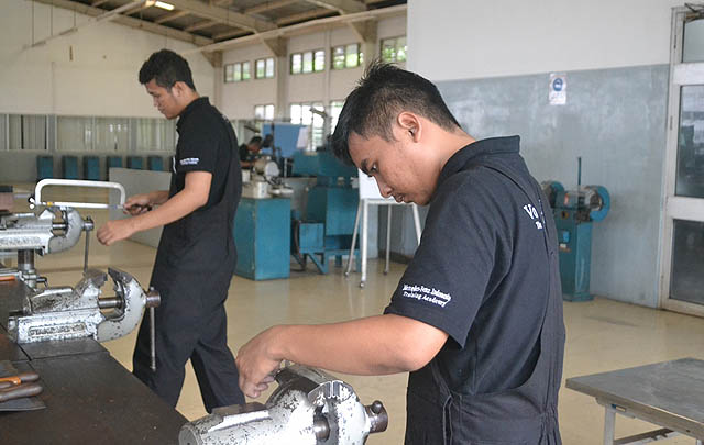 Akademi Mercedes-Benz Indonesia Buka Program Beasiswa Otomotif  
