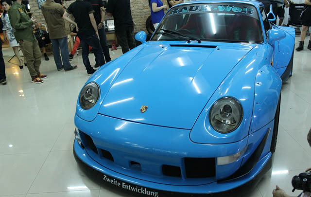 Akira Nakai Kembali Garap Porsche 993 'Terror Garage'  