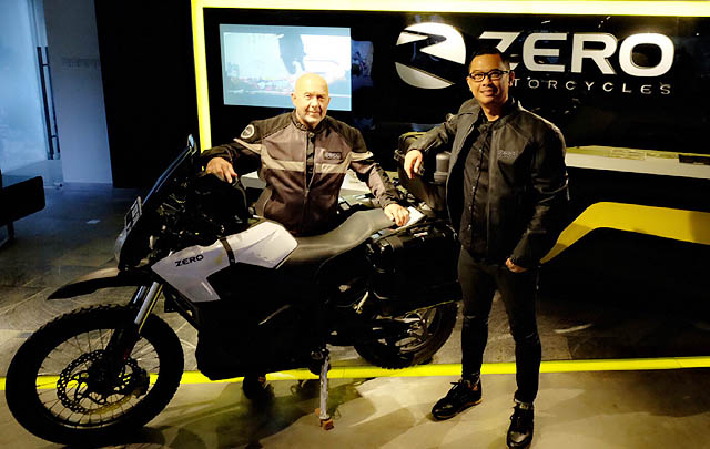 Tunggangi Zero Motorcycles DS, Alain Compost Siap Tempuh 6.000 Km  