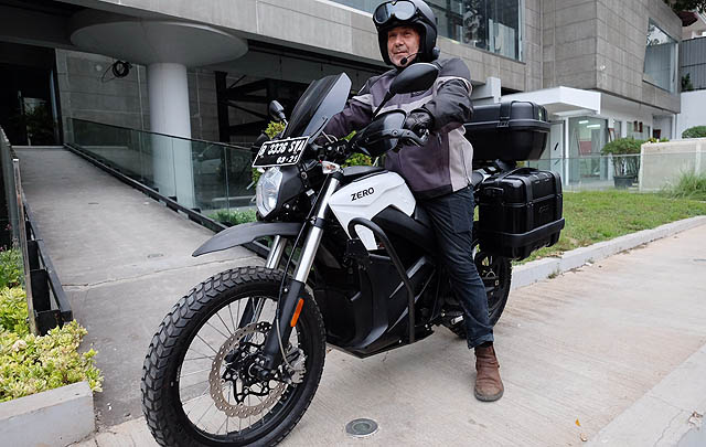 Tunggangi Zero Motorcycles DS, Alain Compost Siap Tempuh 6.000 Km  