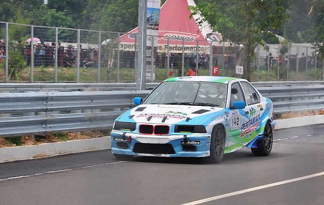 Pertarungan Ketat, Aldio Oekon Geser Radityo di ETCC 2000 Master  