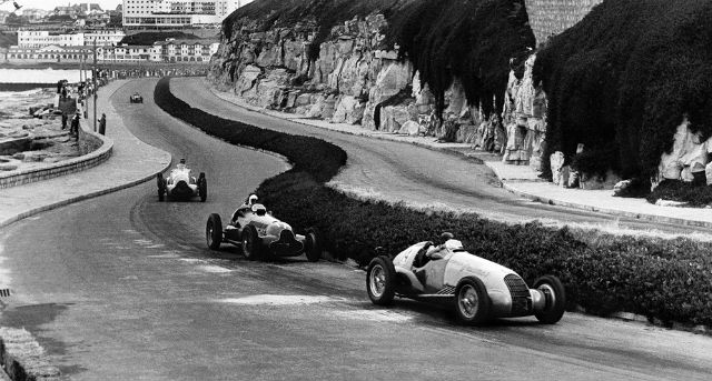 10 Buku Otomotif yang “Penting” untuk Kado Natal (Part 1)