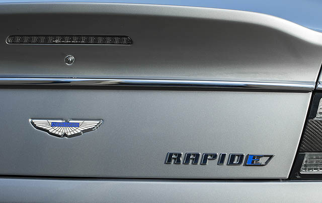 Aston Martin RapidE Siap Diproduksi  