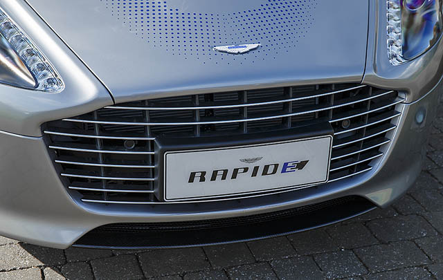 Aston Martin RapidE Siap Diproduksi  