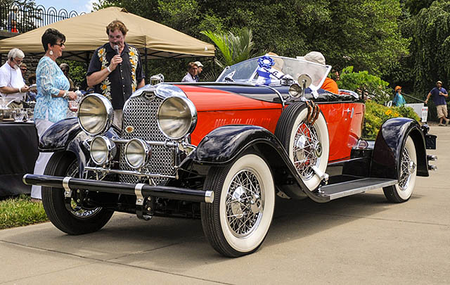 Auburn & Chrysler Raih 'Best of Show' di Ault Park Concours  