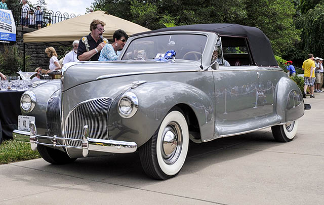 Auburn & Chrysler Raih 'Best of Show' di Ault Park Concours  