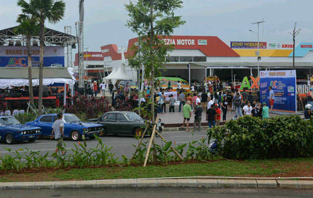 Pusat Otomotif AXC Summarecon Bekasi Dibuka  