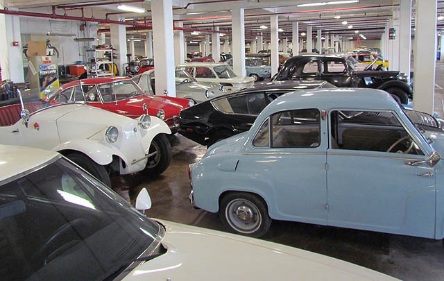Melongok 'Koleksi Basement' Lane Motor Museum  