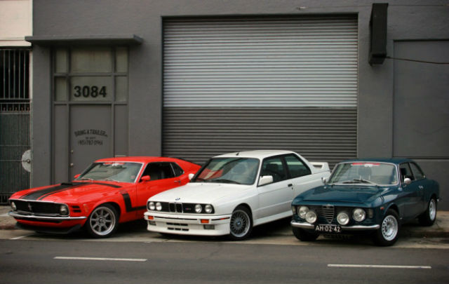 Gudang Mobil Klasik itu Bernama bringatrailer.com