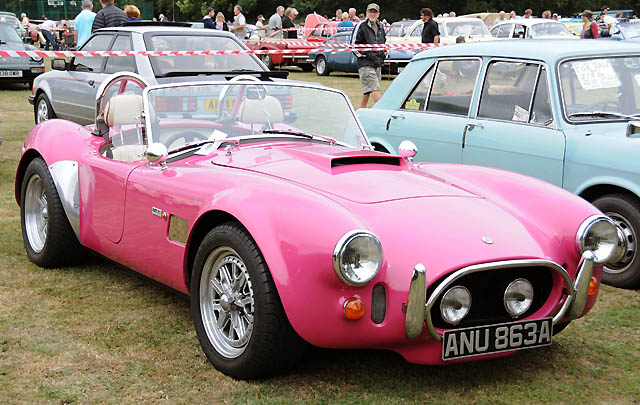 Beaulieu Museum Segera Gelar 'Simply Pink Rally'  