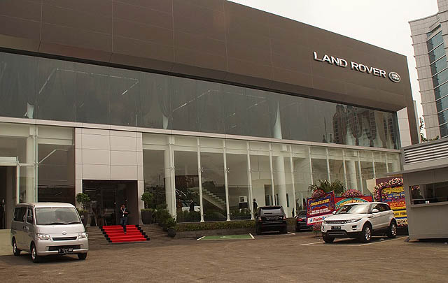 Ini Keuntungan Beli Land Rover di Dealer Resmi  