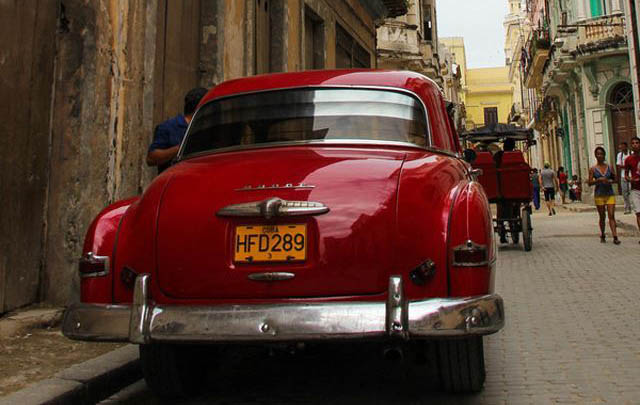 Beli Mobil Baru di Kuba, Pajaknya 400 Persen! 