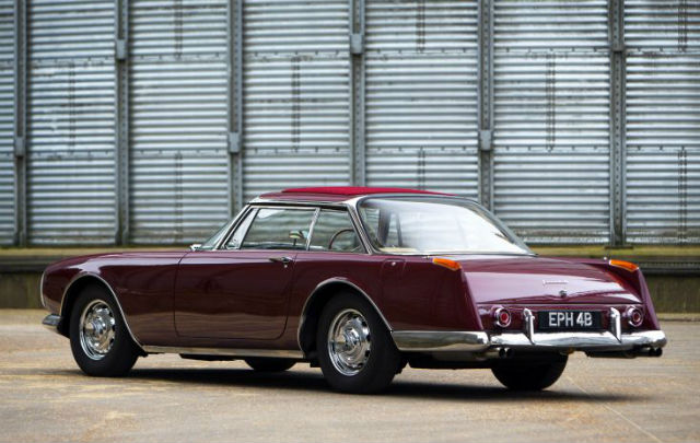 Facel Vega: “Raksasa Tampan” yang Terlupakan  