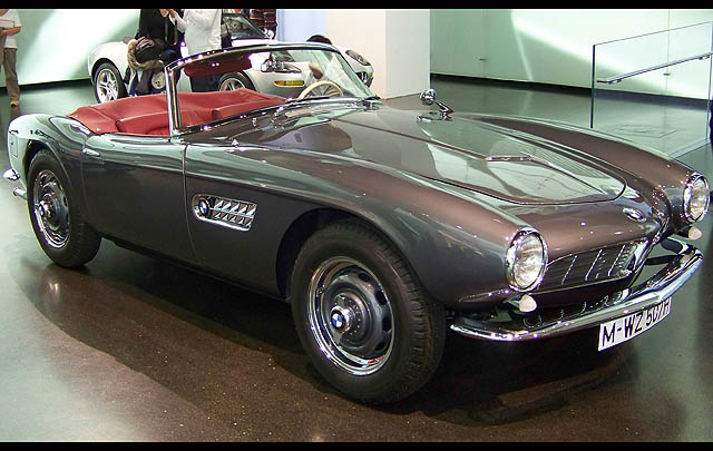 BMW Rayakan 60 Tahun 507 di Munich (Video)