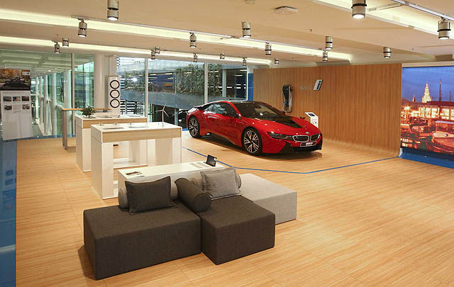 BMW Indonesia Jalin Kerjasama dengan Perusahaan Furnitur Lokal  
